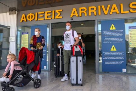 گردشگران به یونان بازگشتند