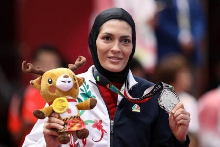 الهه منصوریان: اولین زن مسلمان UFC خواهم بود که باحجاب مبارزه می‌کند