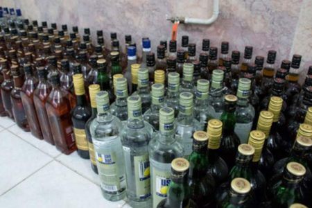 کشف هزار و ۸۵۰ لیتر مشروبات الکلی در شوش