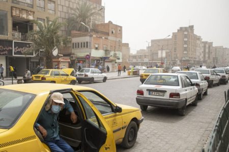 مراجعه ۸۲۰ خوزستانی بر اثر گرد و خاک به بیمارستان ها در شبانه روز گذشته