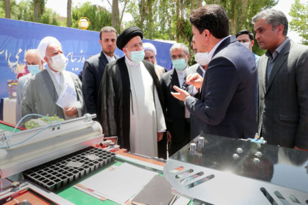 رییس جمهور از نمایشگاه توانمندی‌های شرکت‌های دانش‌بنیان استان کرمانشاه بازدید کرد