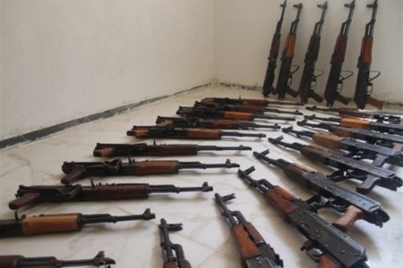 کشف ۱۰۱ قبضه سلاح غیرمجاز و دستگیری ۷۷ نفر در خوزستان