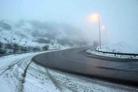 آغاز برف و باران در جاده‌های شمال کشور