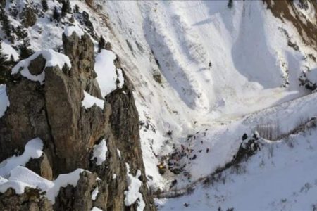 سقوط بهمن در کانادا با ۷ کشته و زخمی