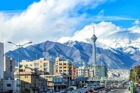 آسمان آبی تهرانی‌ها در فروردین ۱۴۰۲