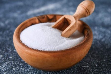 عواقب خطرناک مصرف زیاد نمک در میانسالی