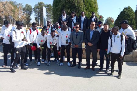 استقبال از تیم ملی فوتبال ساحلی سنگال در فرودگاه شیراز