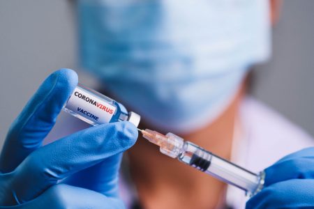 درباره خاصیت آهن‌ربایی واکسن کرونا؛ چرا این شایعه حقیقت ندارد؟