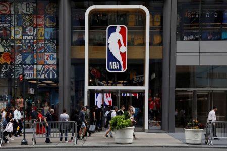 زدن واکسن کرونا برای داوران بسکتبال NBA الزامی شد