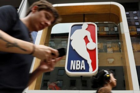 NBA: دلیلی برای تعطیلی وجود ندارد، واکسن‌ها موثر هستند