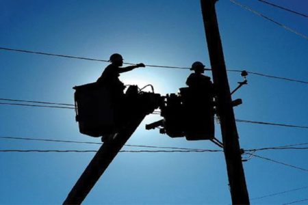 قطع برق بیش از ۲۰۰ اداره در خوزستان