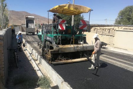 روستای شهیدآباد خرم‌بید و اجرای عملیات آسفالت معابر با مشارکت بنیاد مسکن