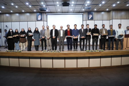 با حضور مشاورعالی رییس دانشگاه علوم پزشکی شیراز، از دانشجویان برتر پزشکی تقدیر شد