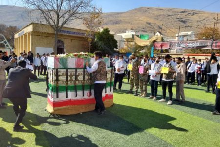 غرس نهال با حضور پیکر پاک شهدای گمنام در مدارس شیراز
