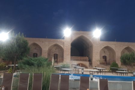 کاروانسرای دودهک دلیجان، خاکستر روشن بجا مانده از آتش گذشتگان