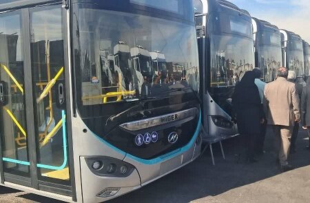 ترخیص اولین سری از صدها دستگاه تاکسی، واگن قطار و اتوبوس برقی شهرداری تهران با صدور دستورات ویژه قضایی در بندرعباس