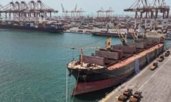 ثبت بالاترین رکورد بارگیری مواد معدنی در بندر شهید رجایی در سال ۱۴۰۴