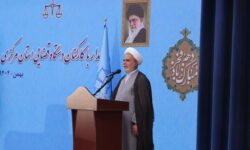 دشمن در تلاش است تا معیشت مردم ایران را در تنگنا قرار دهد