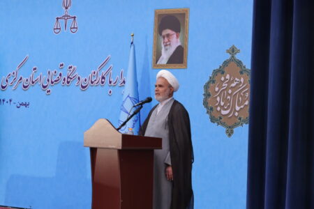 دشمن در تلاش است تا معیشت مردم ایران را در تنگنا قرار دهد