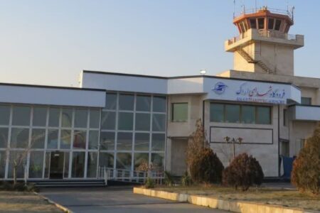 آغاز عملیات اجرایی پروژه احداث نیروگاه خورشیدی ۶۰ کیلوواتی در فرودگاه شهدای اراک