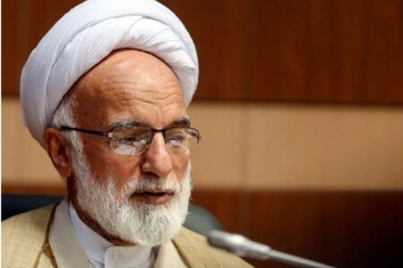 مردم با همه توان، از تمامیت ارضی کشور دفاع می کنند