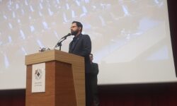 وکیل باید چهره انسانی قانون باشد