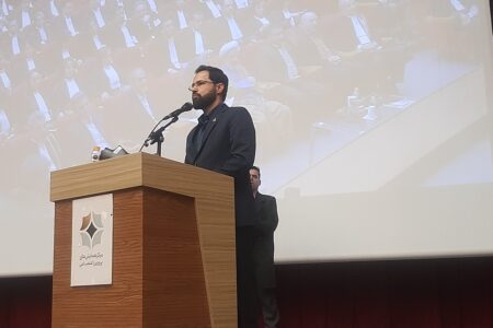 وکیل باید چهره انسانی قانون باشد