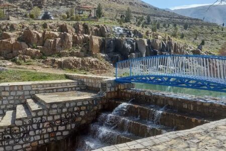 پارکینگ طبقاتی خیابان محسنی در راستای توسعه استفاده از حمل و نقل عمومی در حال احداث است