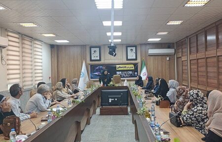 پویش «هم‌سخن» به ایستگاه بندرعباس رسید/ واکاوی ریشه‌های کنترل‌گری والدین